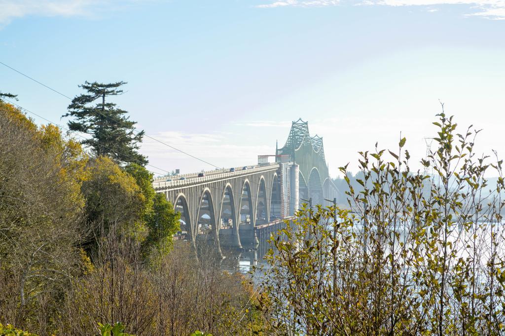 Bay Bridge Motel Норт-Бенд Экстерьер фото